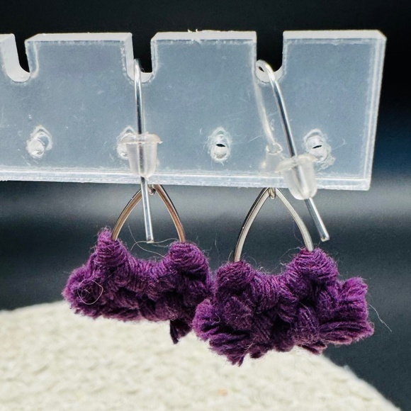 Vivid Wood Purple Necklace And Earrings Set - Picture 6 of 6